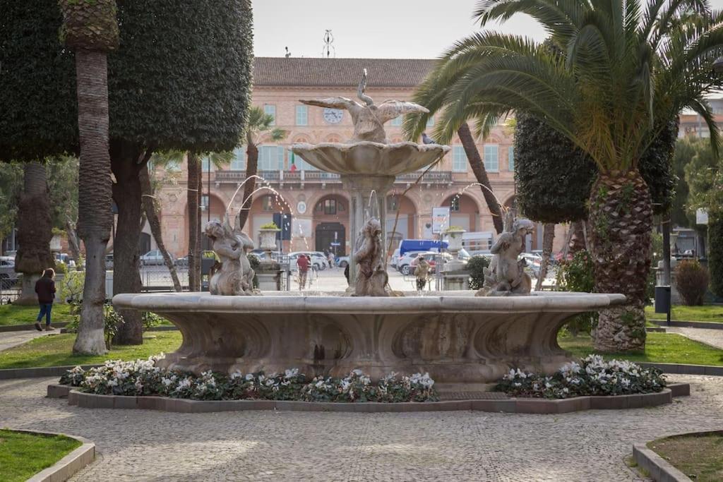 Retroscena Appartamento Mare In Centro Civitanova Marche Eksteriør billede